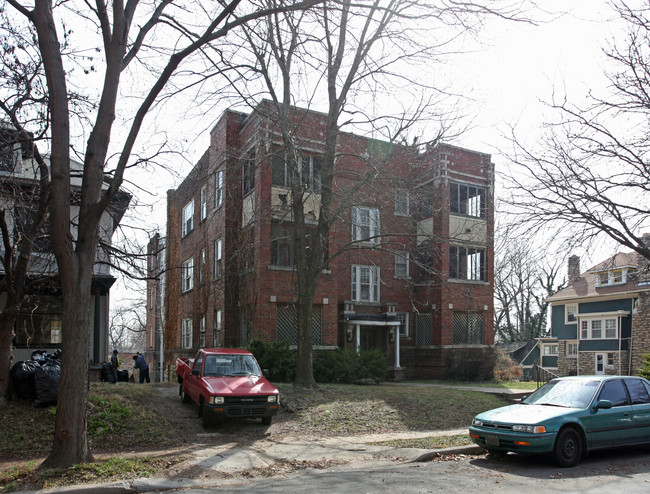 4245-4247 Harrison St in Kansas City, MO - Foto de edificio - Building Photo