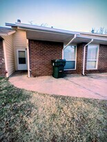 201 Woodman Dr in Midwest City, OK - Building Photo