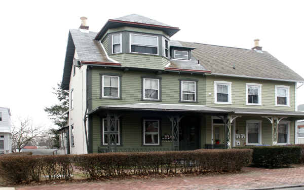 406 N Church St in West Chester, PA - Foto de edificio