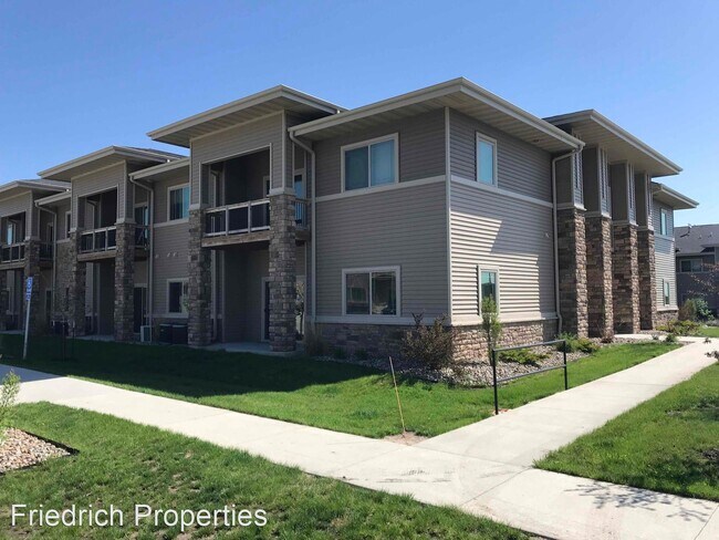 2715 Bobcat Dr in Ames, IA - Building Photo - Building Photo