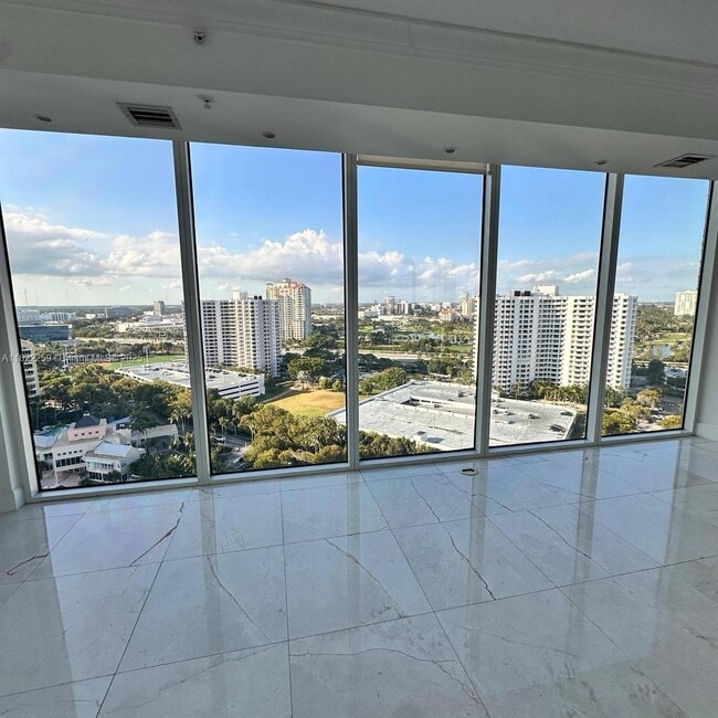 3370 Hidden Bay Dr, Unit 2006 in Miami, FL - Foto de edificio - Building Photo