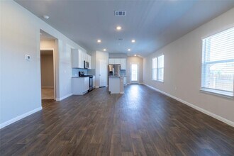 121 Mariners Landing in Bastrop, TX - Building Photo - Building Photo