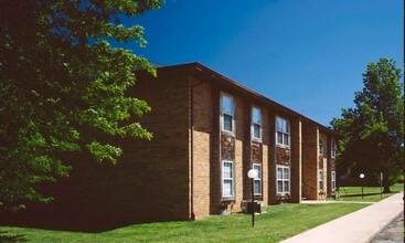 Willard Heights and Estates Apartments in Willard, MO - Building Photo - Building Photo