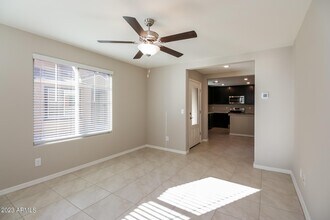 8225 West Odeum Ln in Phoenix, AZ - Building Photo - Building Photo