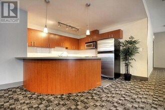 813-1813 Agnes St in New Westminster, BC - Building Photo - Building Photo