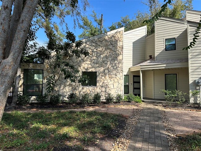 10820 W Timberwagon Cir in The Woodlands, TX - Building Photo - Building Photo