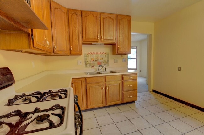 631 E 15th St in Davenport, IA - Building Photo - Building Photo