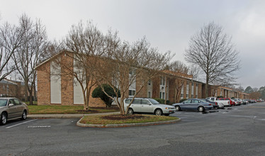 Manor View Apartments in Portsmouth, VA - Building Photo - Building Photo