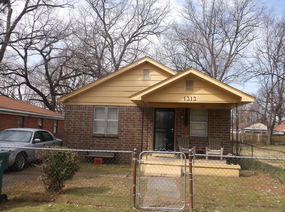 1313 Fairfax St in Memphis, TN - Building Photo