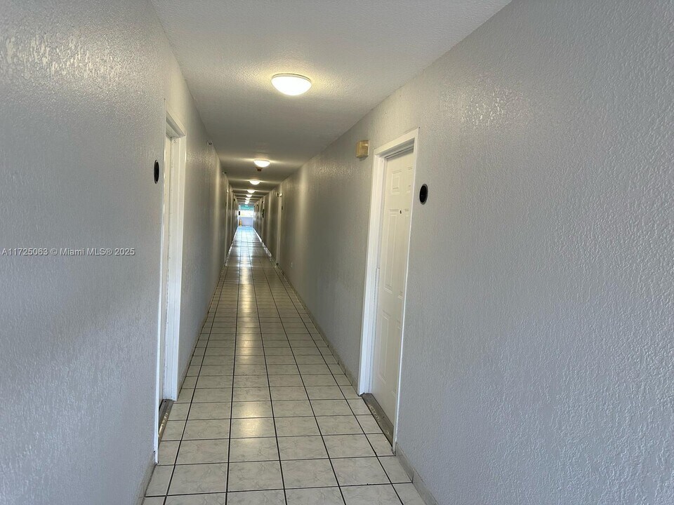 4854 NW 7th St in Miami, FL - Building Photo