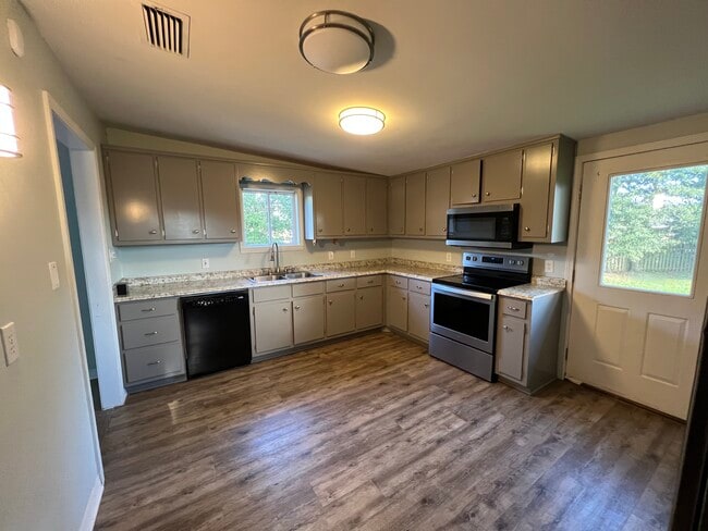 14742 South Blvd in Silverhill, AL - Building Photo - Building Photo