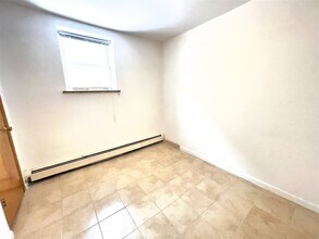 485 Manila Ave-Unit -1 in Jersey City, NJ - Building Photo - Building Photo