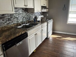 6521 Cissna Dr in Fayetteville, NC - Foto de edificio - Building Photo