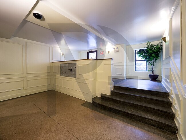 912 W Dakin St, Unit #917-304 in Chicago, IL - Building Photo - Building Photo