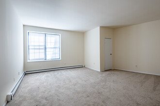 Courtyard at Prospect in Hackensack, NJ - Foto de edificio - Interior Photo