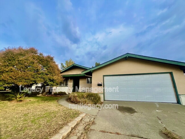 280 Markham Ave in Vacaville, CA - Building Photo - Building Photo