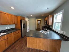 1020 Katra Ln in Holland, MI - Foto de edificio - Building Photo