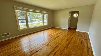 1436 Plymouth Ave SE in Grand Rapids, MI - Building Photo - Building Photo