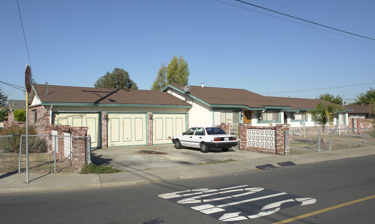 32207 Seneca St in Hayward, CA - Foto de edificio