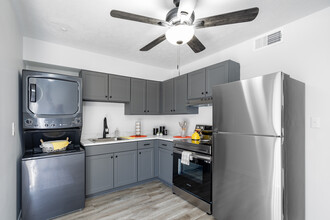 Hidden Creek in Jeffersonville, IN - Foto de edificio - Interior Photo