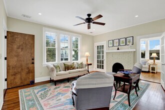 309 E 34th St, Unit Upper in Savannah, GA - Foto de edificio - Building Photo