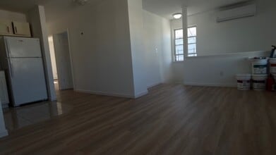 6951 Almeda Ave, Unit 2 in Arverne, NY - Building Photo - Building Photo