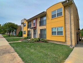 Fox Manor Apartments in St. Louis, MO - Foto de edificio - Building Photo