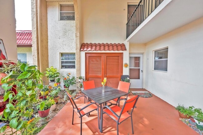 185 Lake Evelyn Dr in West Palm Beach, FL - Building Photo - Building Photo
