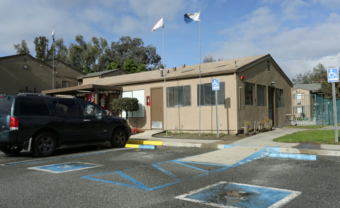 Alder Apartments in Bloomington, CA - Building Photo