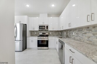 401 Franklin St-Unit -1 in Bloomfield, NJ - Building Photo - Building Photo