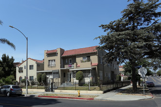 101 S Kenmore Ave in Los Angeles, CA - Building Photo - Building Photo