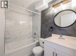 35 Niagara St in St Catharines, ON - Building Photo - Building Photo