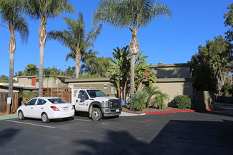 Amberwood Villas in Escondido, CA - Building Photo - Building Photo