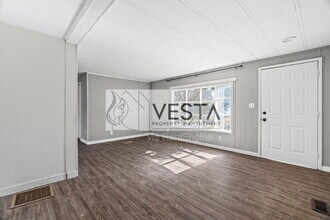 442 Wickins Dr in Hendersonville, NC - Building Photo - Building Photo