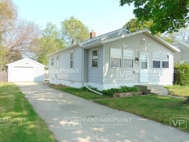 property at 806 Elizabeth St