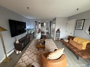 678 Savin Ave in West Haven, CT - Building Photo - Building Photo