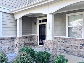 624 Piper Stream Cir in Cary, NC - Building Photo - Building Photo