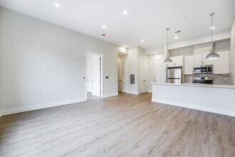 667-665 Grand St in Jersey City, NJ - Building Photo - Building Photo