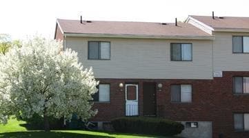 Stonegate Apartments in New Britain, CT - Building Photo