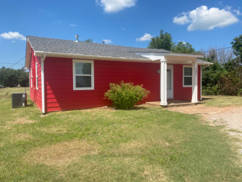121 C St in Sterling, OK - Building Photo