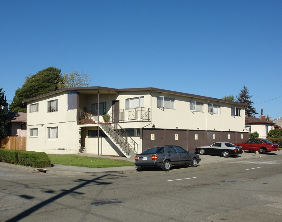 401 44th St in Richmond, CA - Foto de edificio