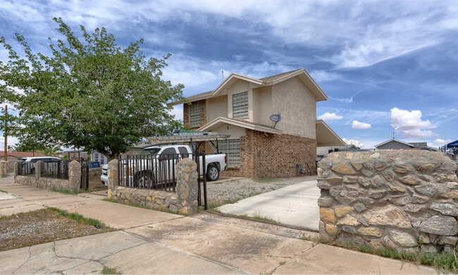 9307 Chantilly Dr in El Paso, TX - Building Photo - Building Photo