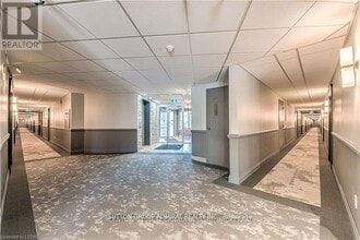 5 Jacksway Crescent in London, ON - Building Photo - Building Photo