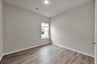 417 E Avenue G photo'