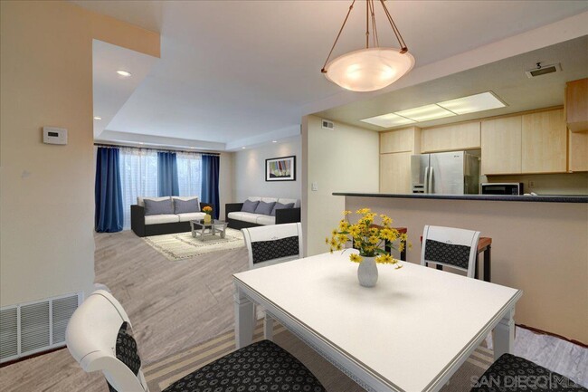 6530 College Grove Dr in San Diego, CA - Building Photo - Building Photo