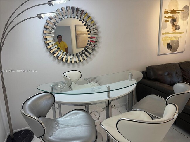 6050 NW 64th Ave in Tamarac, FL - Building Photo - Building Photo