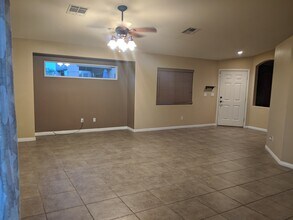 9936 Willowbrook Pond Rd in Las Vegas, NV - Building Photo - Building Photo