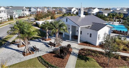 2129 Sedges Ave in Panama City, FL - Foto de edificio - Building Photo