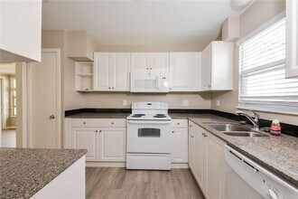 2839 Hope St in Sarasota, FL - Building Photo - Building Photo