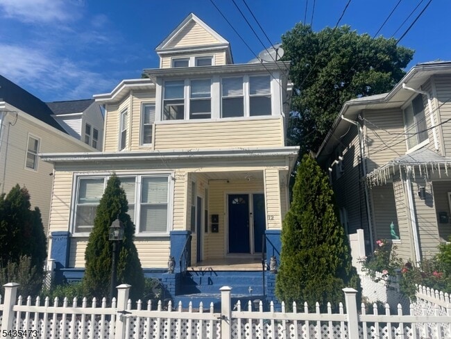 property at 12 Rutgers Pl